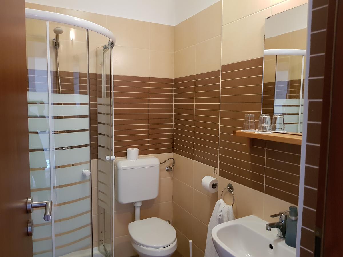 Amaretto Szallas Miskolc Luaran gambar