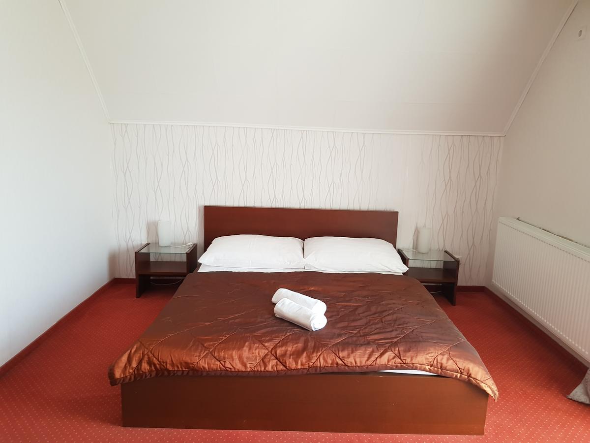 Amaretto Szallas Miskolc Luaran gambar