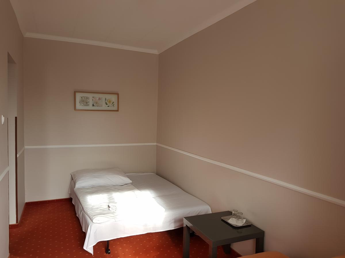 Amaretto Szallas Miskolc Luaran gambar